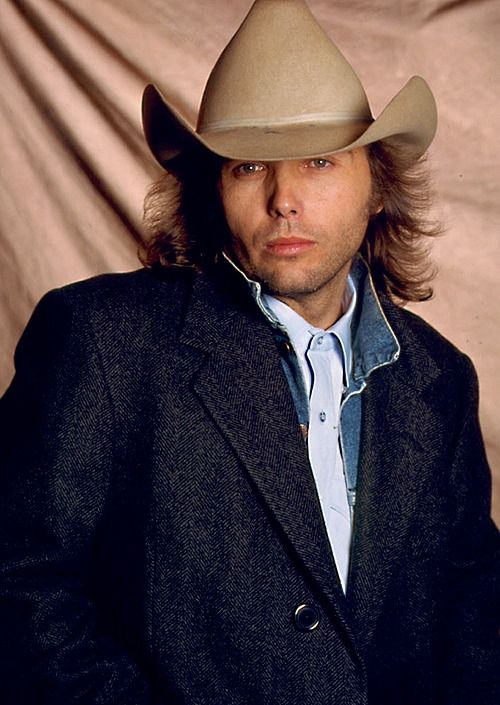 Dwight Yoakam – Why He Refused Nashville: A Choice Against the Music Row Mold